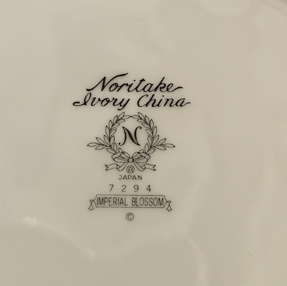 "Imperial Blossom" teapot by Noritake. - Picture 11 of 16